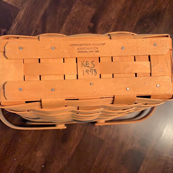 1999 Longaberger Collector’s Club Membership Basket and fabric liner - Picture 5 of 5